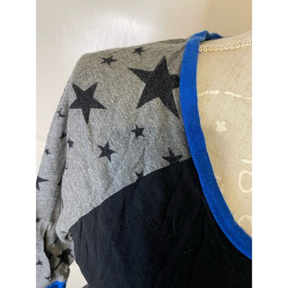 Express three quarter sleeve star medium top shirt - Picture 3 of 6